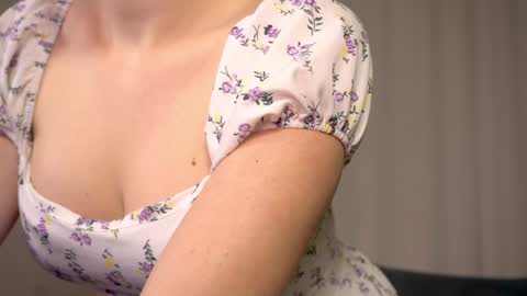 just Emily  online show from 01/05/25, 06:35