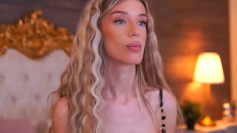 Snapshot of ellieredd chatting on 11/01/25, 09:55 Ellie online show from 11/01/25, 09:55