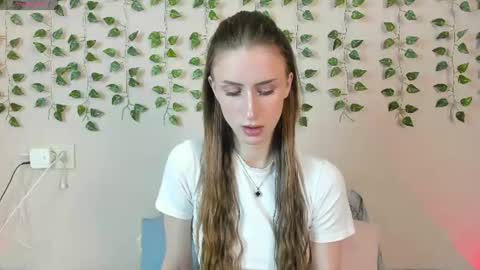 ellierough online show from 06/18/26, 04:24