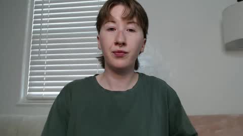 Snapshot of ellierowyn chatting on 09/15/25, 10:43 Ellie Rowyn online show from 09/15/25, 10:43