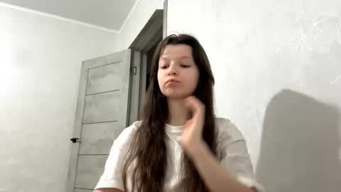 Ellie online show from 12/17/25, 05:30