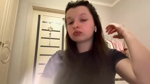 Ellie online show from 02/15/26, 05:09