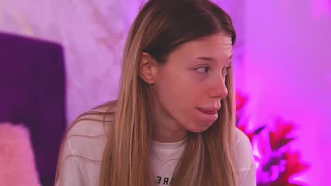 Snapshot of ellinanuria chatting on 02/23/26, 03:59 EllinaNuria online show from 02/23/26, 03:59