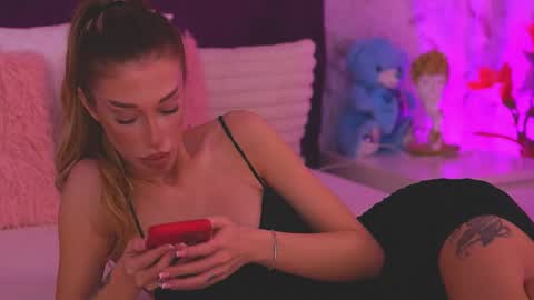 EllinaNuria online show from 04/13/26, 03:56