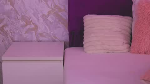 EllinaNuria online show from 04/14/26, 04:18