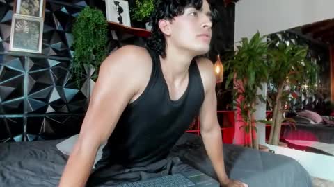 Snapshot of elliot_colton chatting on 11/07/25, 09:26 Elloit Colton online show from 11/07/25, 09:26