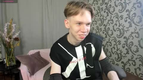 elliot_mars_ online show from 09/30/25, 05:29