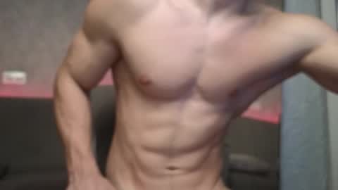 elliot_muscle04 online show from 10/30/25, 03:35