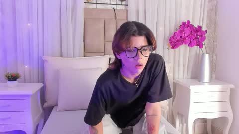 Snapshot of elliot_walker chatting on 02/02/26, 08:51 online show from 02/02/26, 08:51