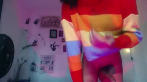 Snapshot of ellis_flowers chatting on 10/16/25, 08:54  . online show from 10/16/25, 08:54