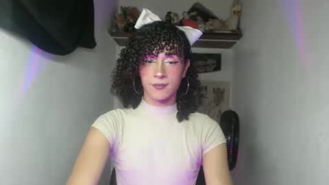 Snapshot of ellis_flowers chatting on 05/25/26, 11:55 . online show from 05/25/26, 11:55
