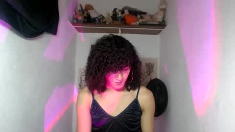 Snapshot of ellis_flowers chatting on 06/11/26, 02:22 . online show from 06/11/26, 02:22