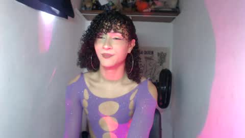 Snapshot of ellis_flowers chatting on 06/17/26, 09:05 . online show from 06/17/26, 09:05