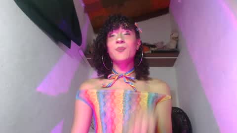 Snapshot of ellis_flowers chatting on 06/19/26, 12:37 . online show from 06/19/26, 12:37