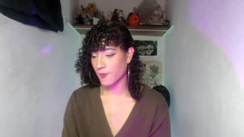 Snapshot of ellis_flowers chatting on 07/25/26, 11:35 . online show from 07/25/26, 11:35