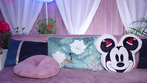 Snapshot of ellismeow chatting on 12/30/24, 12:43 Ellis online show from 12/30/24, 12:43