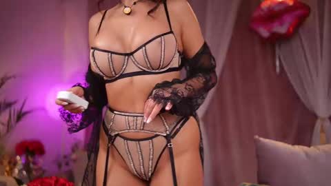 Snapshot of ellismeow chatting on 02/14/25, 08:37 Ellis online show from 02/14/25, 08:37