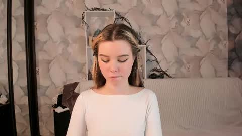 elly_ary online show from 07/19/26, 02:15