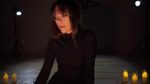 Snapshot of elly_fry chatting on 12/21/24, 09:25 Art Place online show from 12/21/24, 09:25