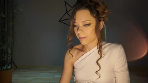 Snapshot of elly_fry chatting on 02/07/25, 07:06 Art Place online show from 02/07/25, 07:06