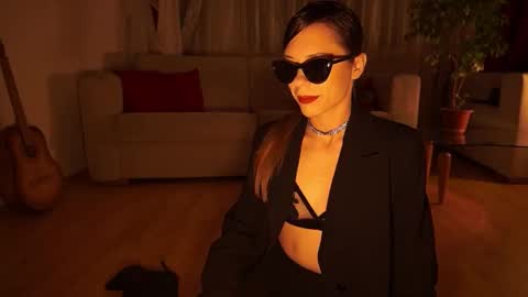 Snapshot of elly_fry chatting on 11/22/25, 06:18 Art Place online show from 11/22/25, 06:18