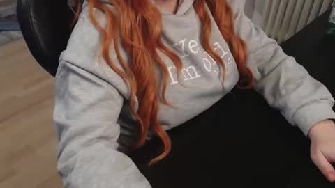 Elly online show from 10/31/25, 07:37