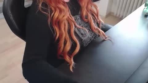 Elly online show from 11/23/25, 09:09