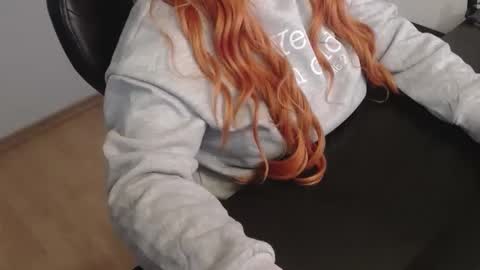 Elly online show from 12/16/25, 07:30