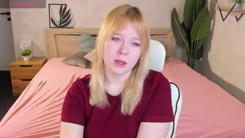 ellya_castro online show from 12/14/25, 11:53