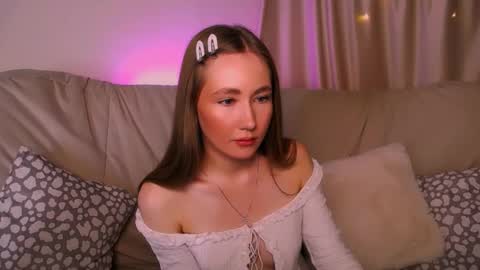 Snapshot of ellycolins_ chatting on 02/06/26, 03:33 Elly online show from 02/06/26, 03:33