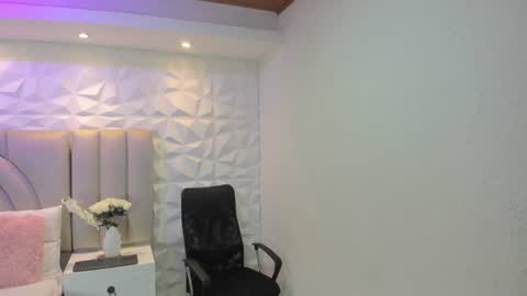 Ellye online show from 07/11/26, 11:24