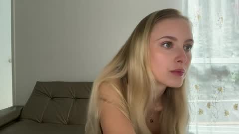 ellykeyofficial online show from 08/03/26, 01:16
