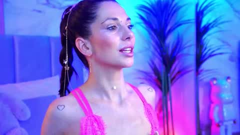 Elly online show from 11/03/25, 08:43