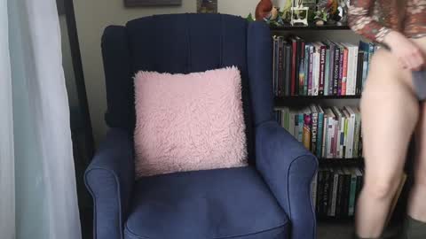 Elly Naomi online show from 01/10/25, 07:21