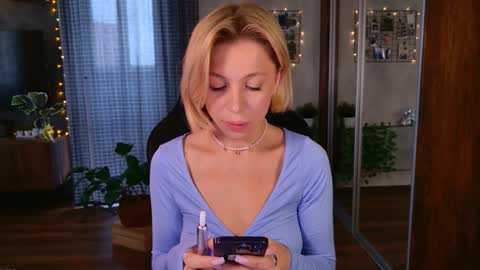 Elly online show from 11/27/25, 05:20