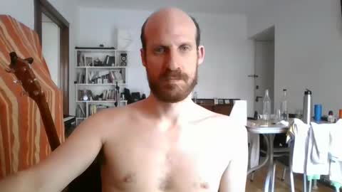 Snapshot of elmatirestrepo chatting on 12/15/24, 06:37 Mati Restrepo online show from 12/15/24, 06:37