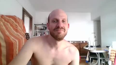 Snapshot of elmatirestrepo chatting on 12/31/24, 12:04 Mati Restrepo online show from 12/31/24, 12:04