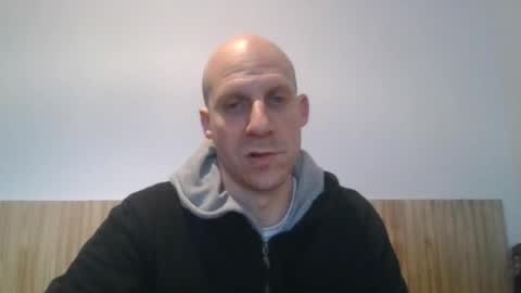 Snapshot of elmatirestrepo chatting on 07/27/26, 11:28 Mati Restrepo online show from 07/27/26, 11:28