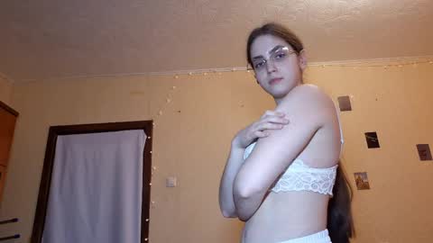 Kate online show from 04/23/26, 12:29