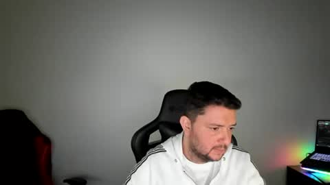 Snapshot of elmerfu chatting on 01/29/25, 05:13 Elmer online show from 01/29/25, 05:13