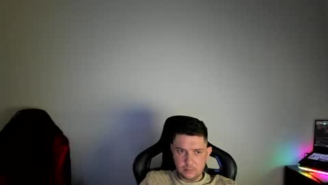 Snapshot of elmerfu chatting on 02/04/25, 04:05 Elmer online show from 02/04/25, 04:05
