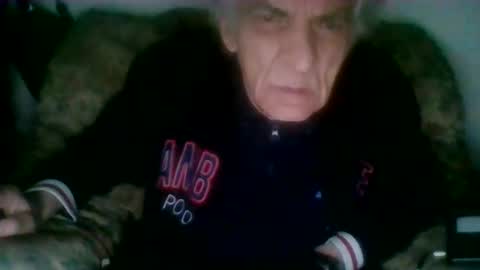 elmo191271 online show from 10/17/25, 06:49