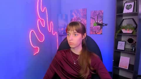 Snapshot of elodie_crystal chatting on 07/13/26, 01:03 Ella online show from 07/13/26, 01:03