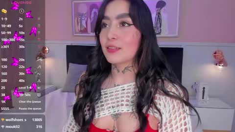 Snapshot of elodie_walker chatting on 05/28/26, 12:24 Elodie online show from 05/28/26, 12:24