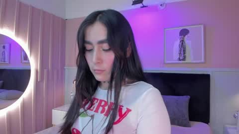 Snapshot of elodie_walker chatting on 06/04/26, 12:11 Elodie online show from 06/04/26, 12:11