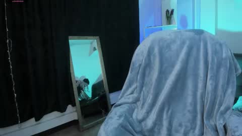 Eloise  . online show from 11/04/25, 04:33