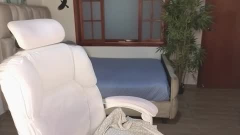 Eloise  . online show from 02/06/26, 08:34