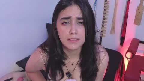 elowen_halley1 online show from 02/04/26, 08:25