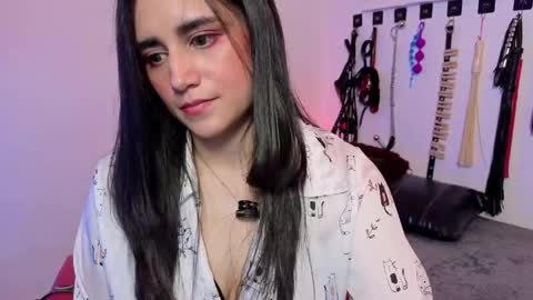 elowen_halley1 online show from 04/13/26, 05:51