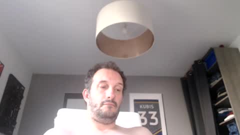 Snapshot of elpiloto05 chatting on 07/11/26, 08:06 Elpiloto online show from 07/11/26, 08:06